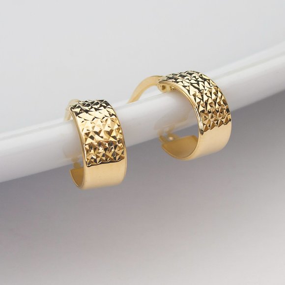 NEW Authentic Solid 10K Gold Diamond Cut 5.5 mm Thick Hoop Earrings Stamped 10K - Picture 4 of 5